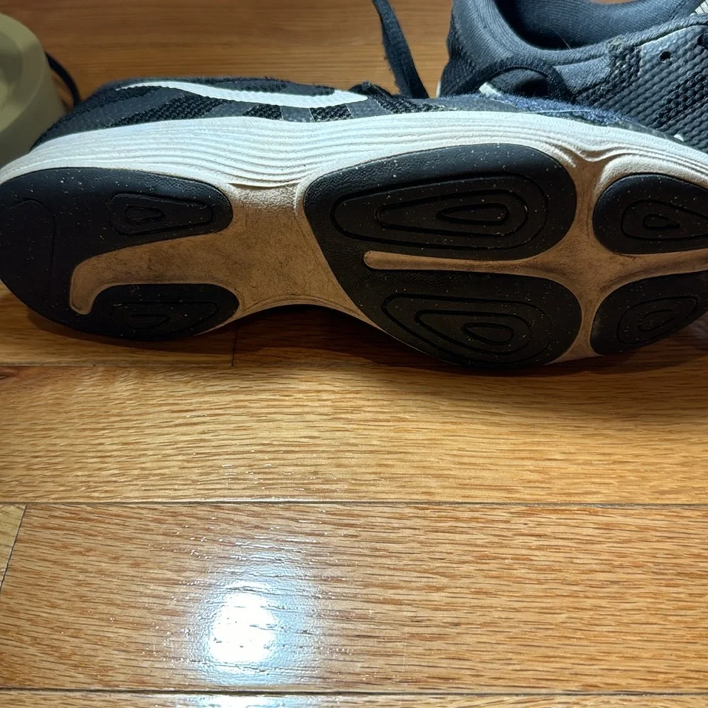 Nike kids sneakers, size 4Y